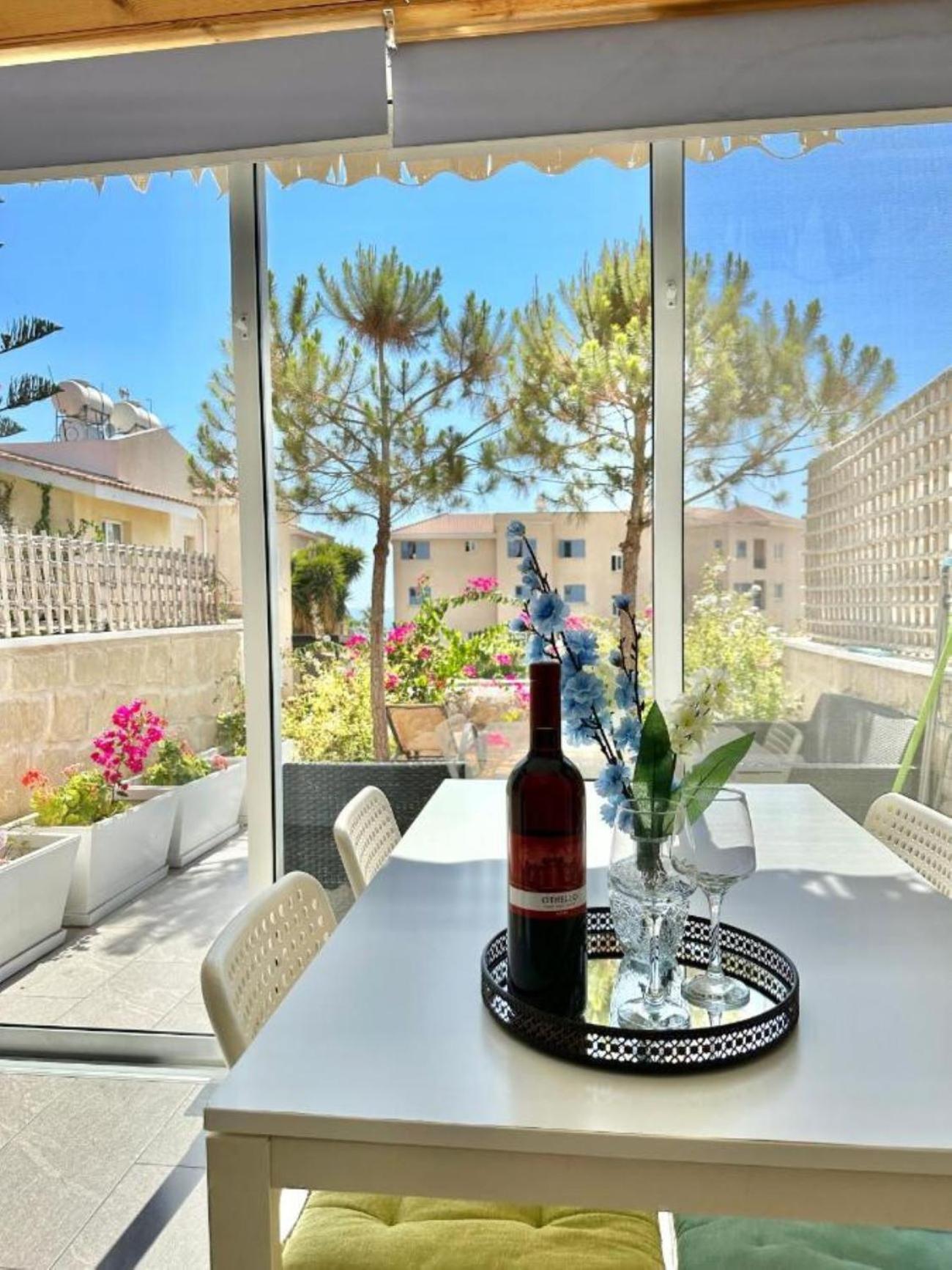 H&O Danaos Sea Breeze Apartment Paphos Ngoại thất bức ảnh