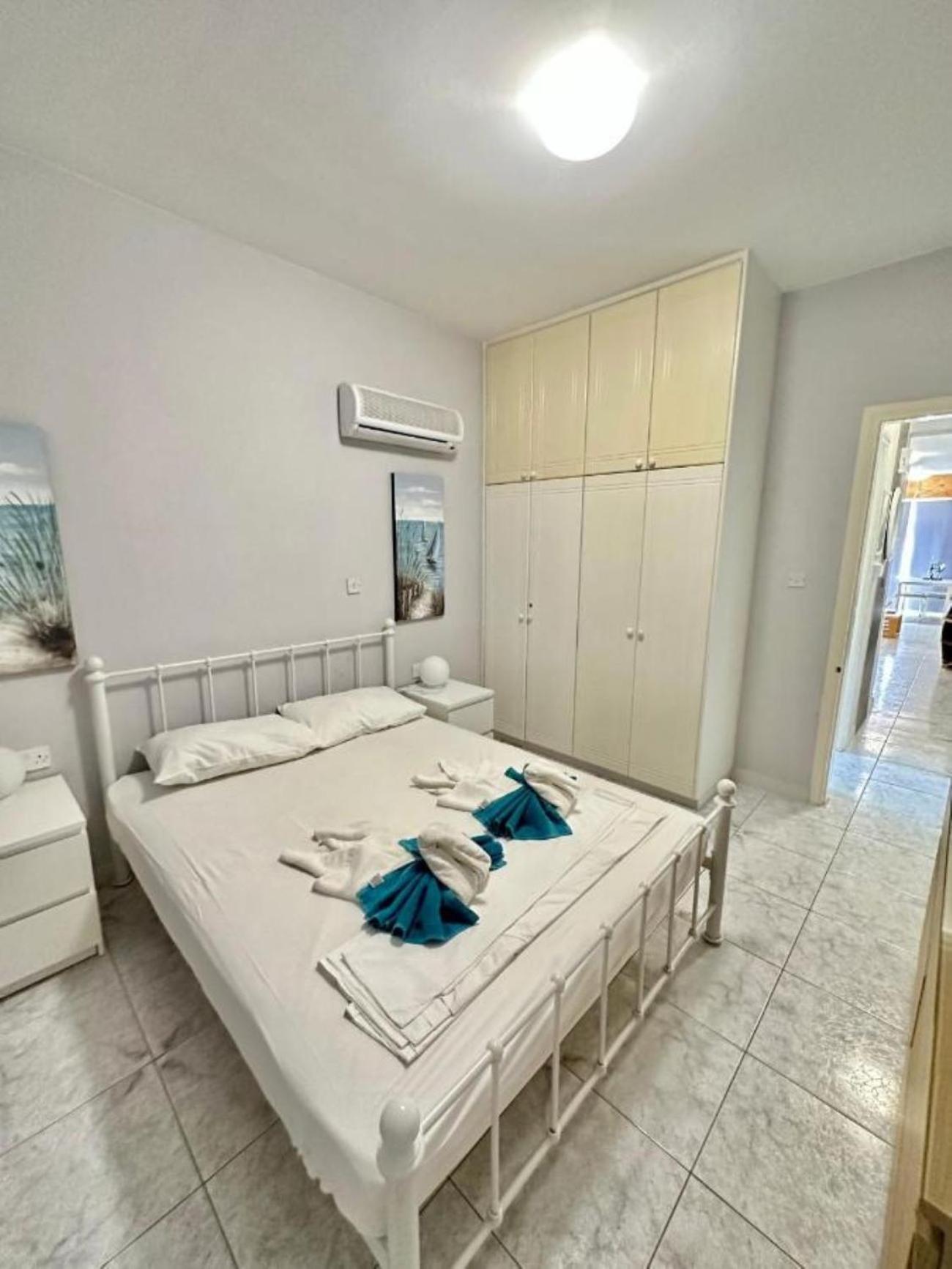 H&O Danaos Sea Breeze Apartment Paphos Ngoại thất bức ảnh